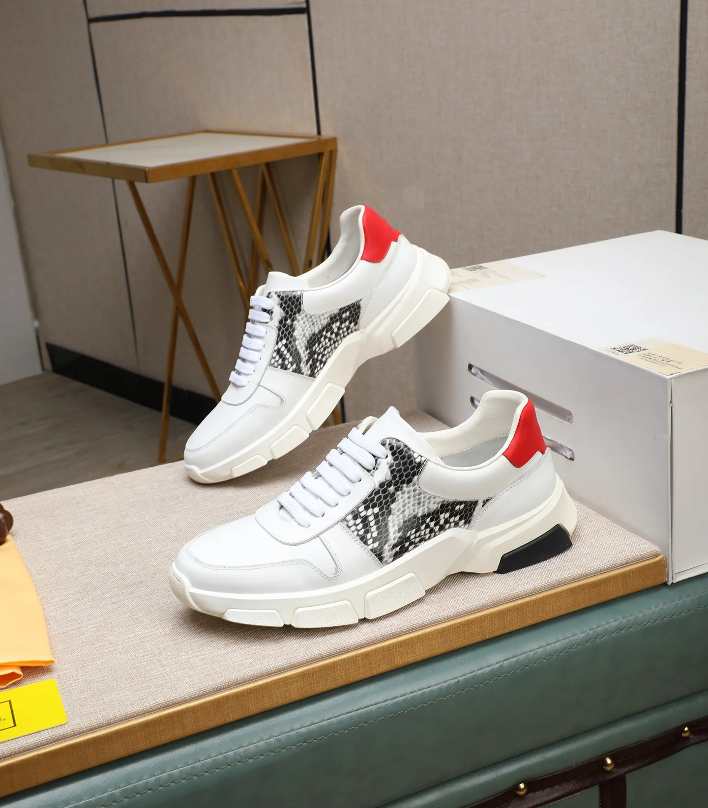 Factory price 480 🕷🕷[FENDI] Fendi fashionable casual men's shoes 🇨🇳Original official website 1:1 model opening, new models are available first 💯Not high-profile but avant-garde, simple, low-key and fashionable, super versatile style 🌿Original cowhide production ➕Pigskin lining🎋The version is comfortable on the feet, so rigorous for any small place, first-class workmanship🍍38-44 Large quantities in stock